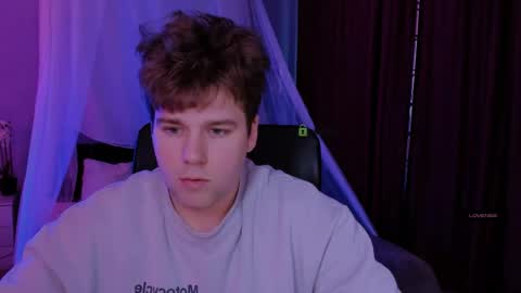 thomas_crow online show from 04.04.26