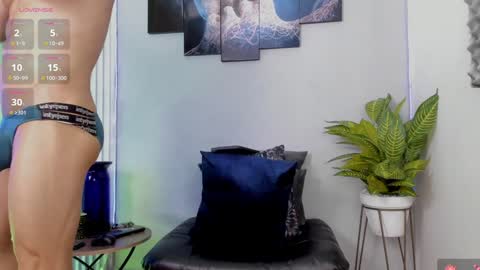 Thomas Eliott   independent model online show from 02.02.25