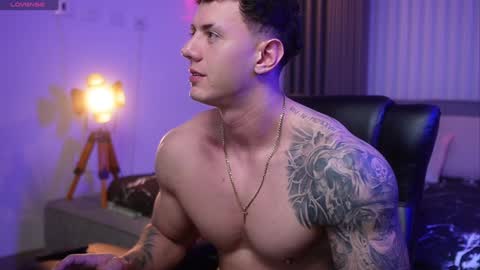 Thomas Falcon online show from 01.04.25