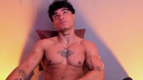 Snapshot of thomas_fit1 chatting on 01.06.25 Thomas 3 JUST STAY AND BE MY LAST LOVE online show from 01.06.25