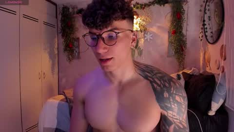 Thomas Grey online show from 12.23.25