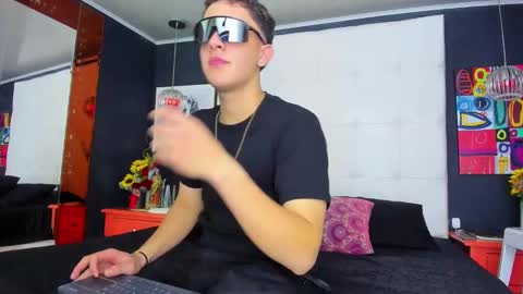 ---Thomas--- online show from 03.12.25