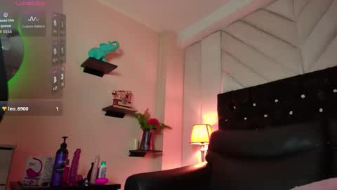 Snapshot of thomasandsamantha chatting on 02.17.26 thomasandsamantha online show from 02.17.26