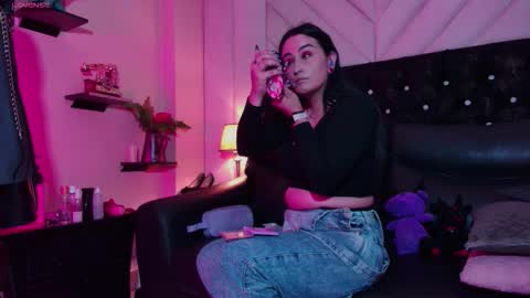 Snapshot of thomasandsamantha chatting on 02.26.26 thomasandsamantha online show from 02.26.26