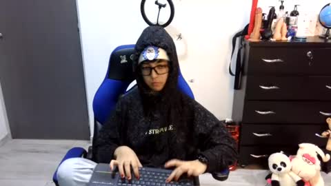 Snapshot of thomascooper_cams chatting on 06.15.26 VALERIA online show from 06.15.26