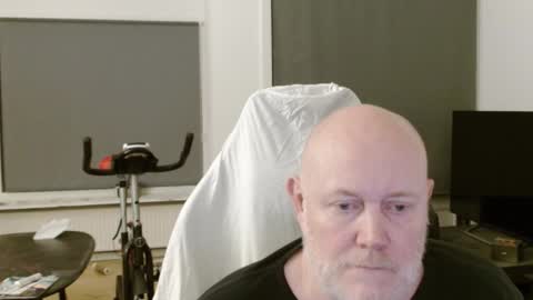 thomash32 online show from 09.09.25