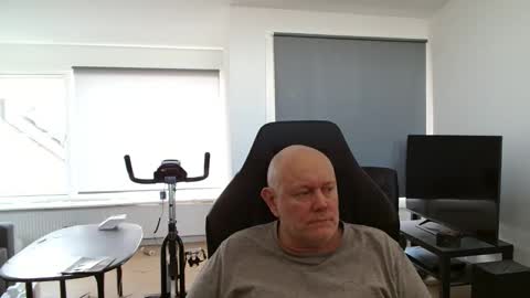 thomash32 online show from 09.16.25