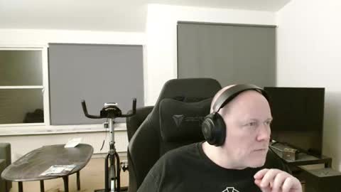 thomash32 online show from 09.22.25