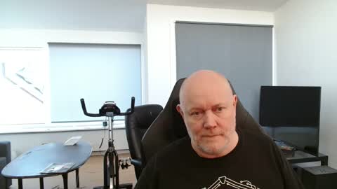 thomash32 online show from 09.23.25