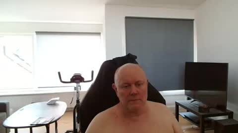 thomash32 online show from 10.02.25