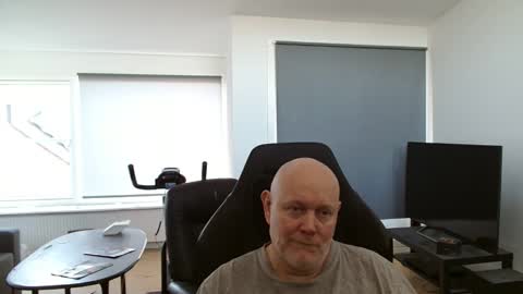 thomash32 online show from 10.12.25