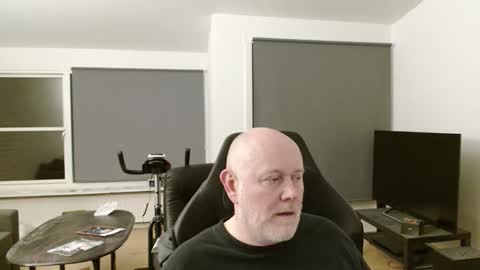 thomash32 online show from 10.16.25