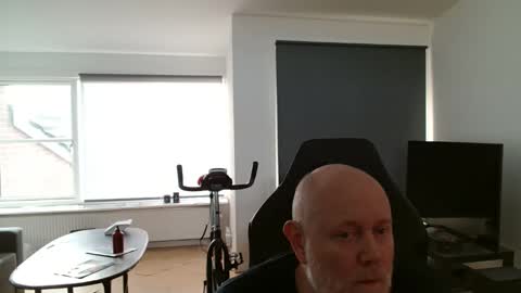 thomash32 online show from 10.22.25