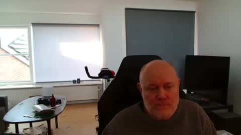 thomash32 online show from 11.16.25