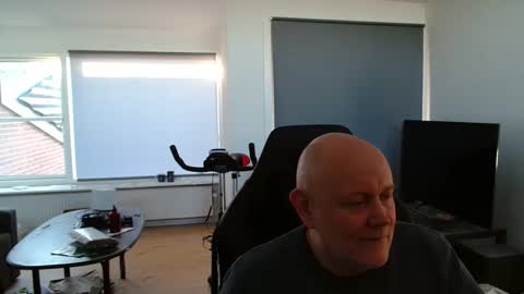 thomash32 online show from 11.21.25