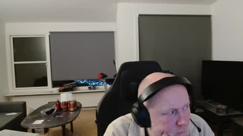 thomash32 online show from 12.20.25