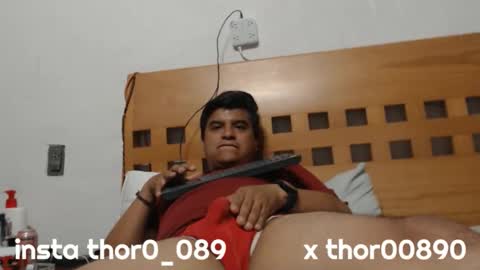 Snapshot of thor0200 chatting on 04.28.26 thor0200 online show from 04.28.26