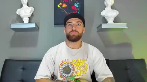 Snapshot of thor_evans chatting on 10.15.25 thor_evans online show from 10.15.25