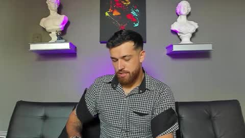 Snapshot of thor_evans chatting on 11.18.25 thor_evans online show from 11.18.25