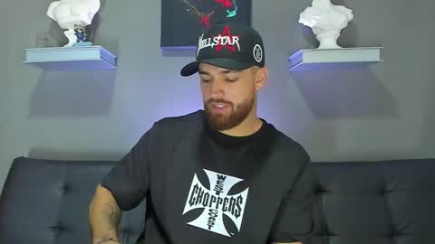 Snapshot of thor_evans chatting on 11.26.25 thor_evans online show from 11.26.25