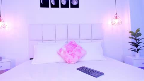 THYARE online show from 01.08.25