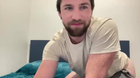 Snapshot of thyle chatting on 09.16.25 Thyle online show from 09.16.25