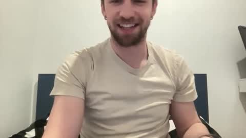 Snapshot of thyle chatting on 02.25.26 Thyle online show from 02.25.26