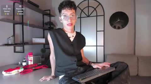 Tiam Muller online show from 12.16.25