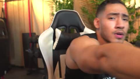 Snapshot of tian_brooks chatting on 02.13.26 Tian Brooks online show from 02.13.26