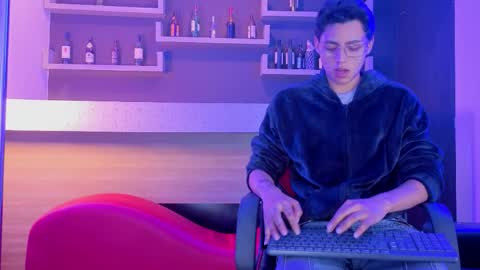   online show from 05.05.26