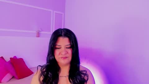 Snapshot of tiannagloww chatting on 02.14.26 tiannagloww online show from 02.14.26