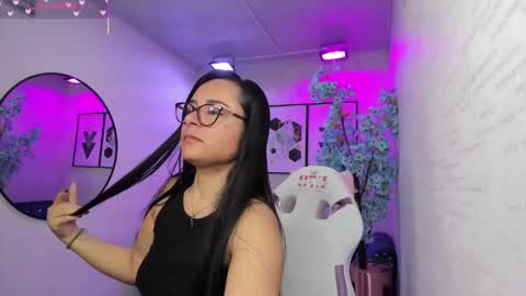 Snapshot of tiara_r chatting on 02.08.26 Tiara online show from 02.08.26