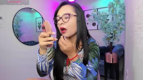 Snapshot of tiara_r chatting on 02.27.26 Tiara online show from 02.27.26