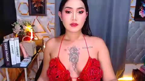 Snapshot of tiarrafoxs chatting on 05.28.26 tiarrafoxs online show from 05.28.26