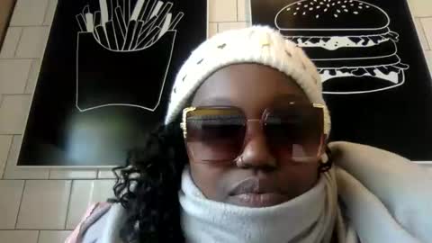 Tierra Henri online show from 01.07.25