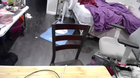 Tierra Henri online show from 11.12.25