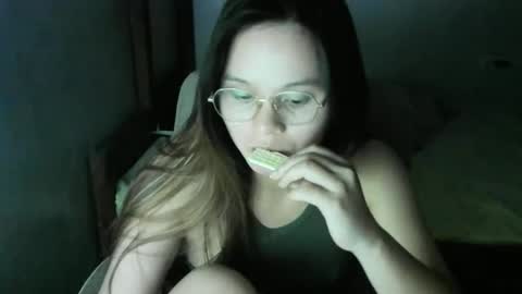 Snapshot of tifanny_foxdoll chatting on 01.05.25 Goddess Tifanny online show from 01.05.25