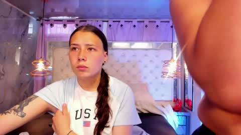 Snapshot of tifanny_val chatting on 06.24.26 Tifanny y Vale online show from 06.24.26