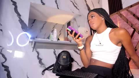 Tifanny online show from 12.22.25