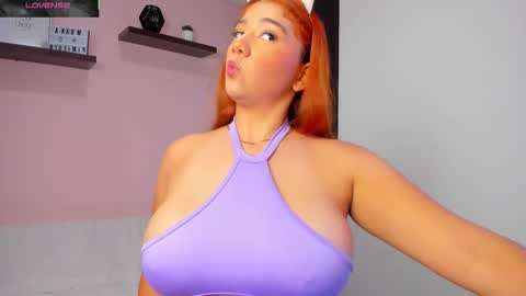 Snapshot of tifanyhills chatting on 11.12.25 Tifany online show from 11.12.25