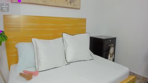 Snapshot of tiffanny_doll_ chatting on 11.21.25 T I F F A N N Y online show from 11.21.25