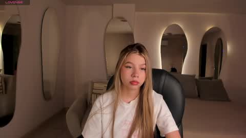 Tiffanny Sins online show from 05.27.26