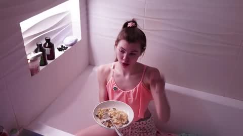 Im here on Fridays Saturdays Sundays  online show from 03.05.26