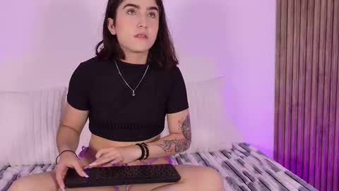 Snapshot of tiffany__starr_ chatting on 11.10.25 Tiffany online show from 11.10.25