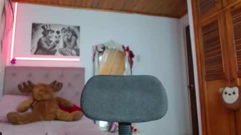 Tifanny online show from 10.06.25