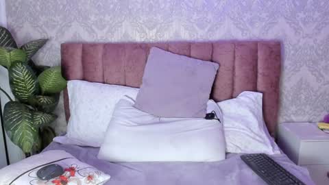 Tiffany Becker online show from 01.23.25