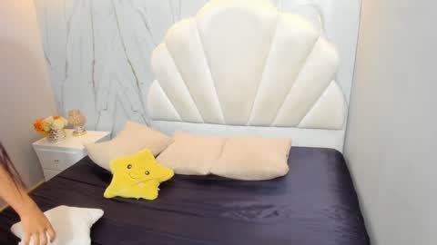 tiffany_sander online show from 01.25.25