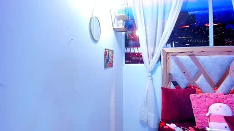 tiffany_sander online show from 02.08.25