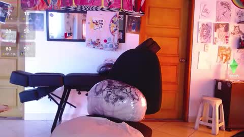 Snapshot of tiffany_sexygirl chatting on 10.21.25 Tiffany 21 and Andy 32 online show from 10.21.25