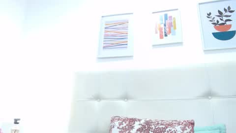 Snapshot of tiffanyfox_1 chatting on 02.15.25 Tifanny Fox online show from 02.15.25